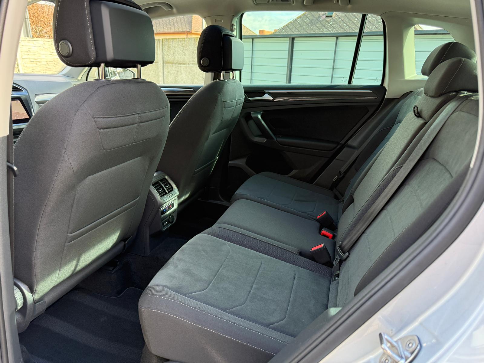 
								Volkswagen Tiguan 1.4 TSI eHybrid 245k Elegance DSG full									