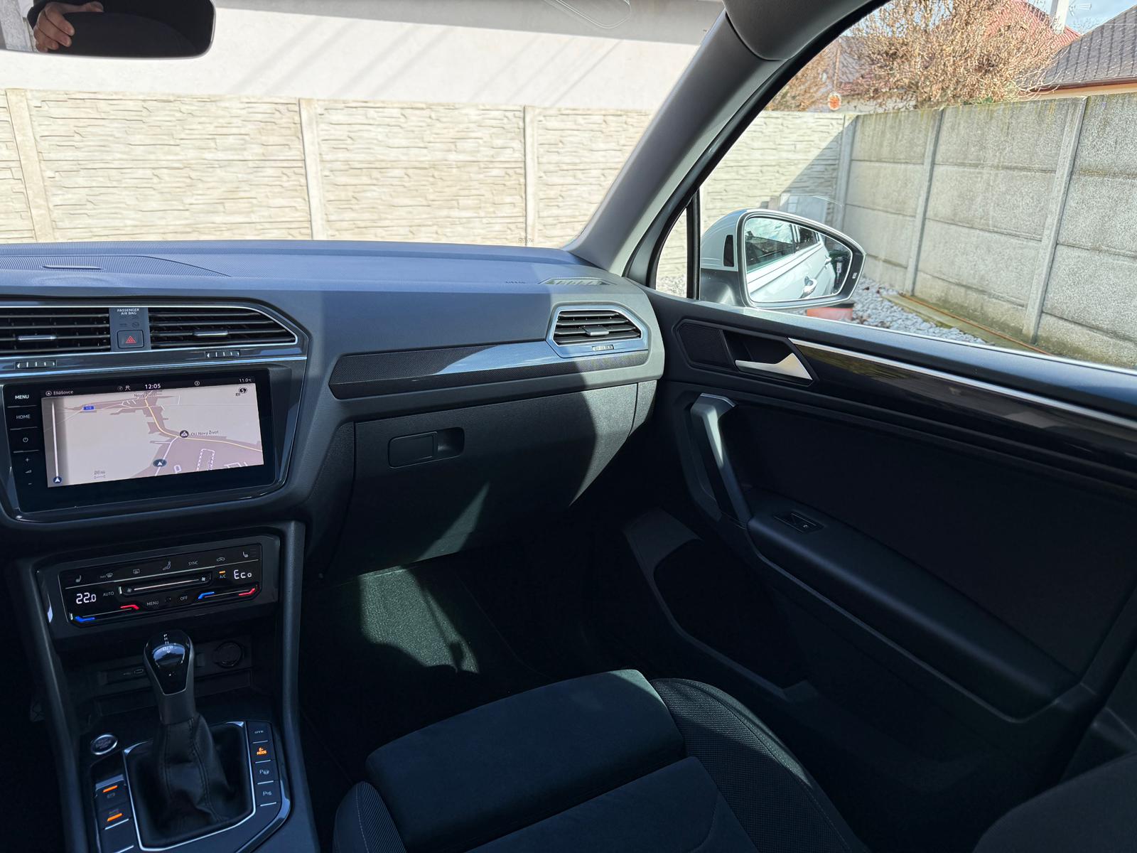 
								Volkswagen Tiguan 1.4 TSI eHybrid 245k Elegance DSG full									