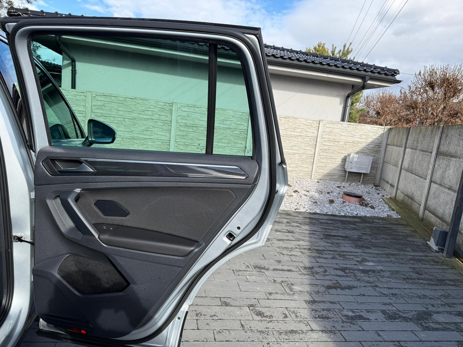 
								Volkswagen Tiguan 1.4 TSI eHybrid 245k Elegance DSG full									