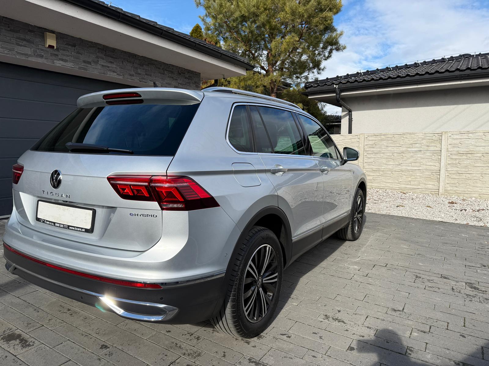 
								Volkswagen Tiguan 1.4 TSI eHybrid 245k Elegance DSG full									