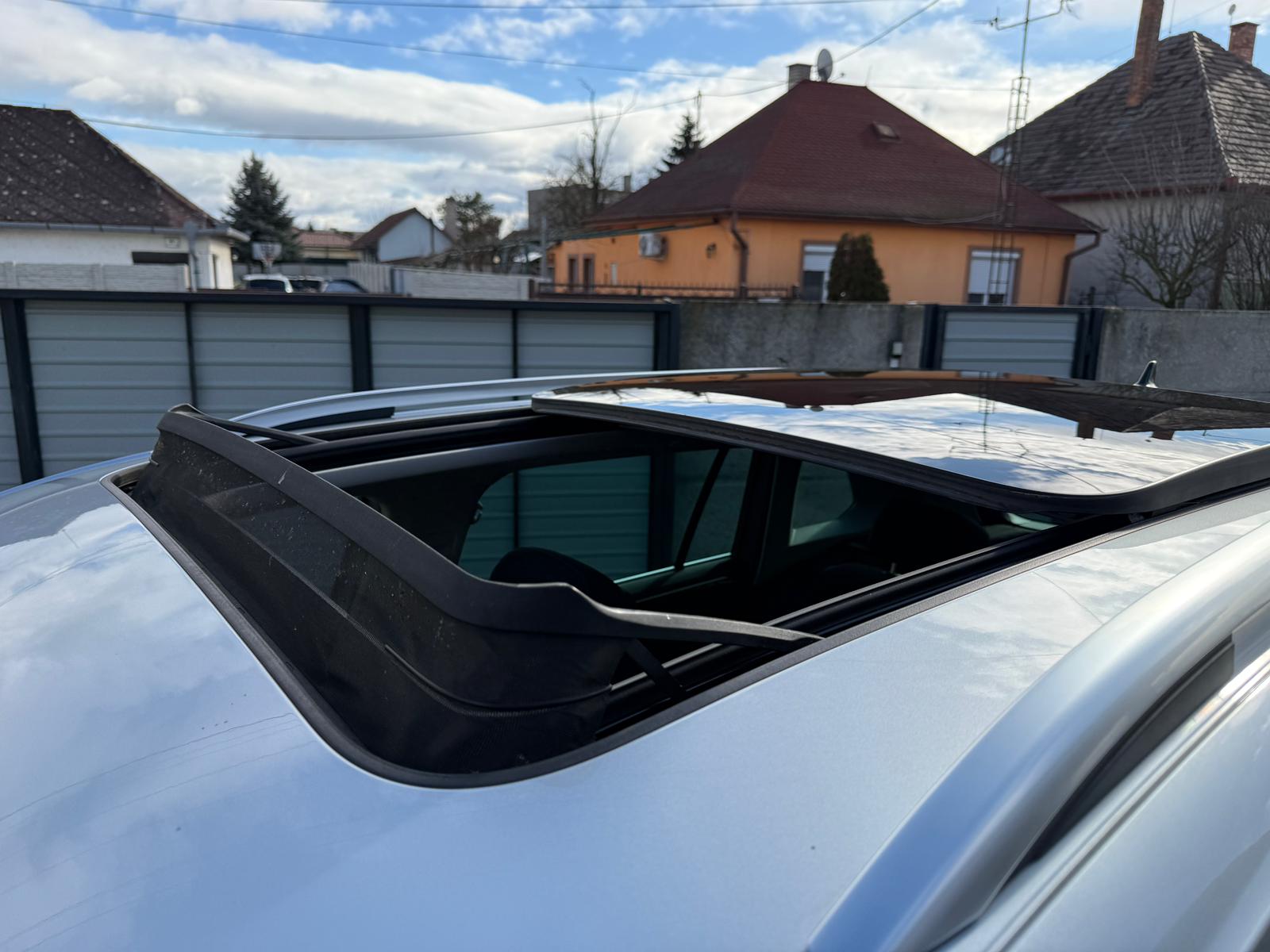 
								Volkswagen Tiguan 1.4 TSI eHybrid 245k Elegance DSG full									