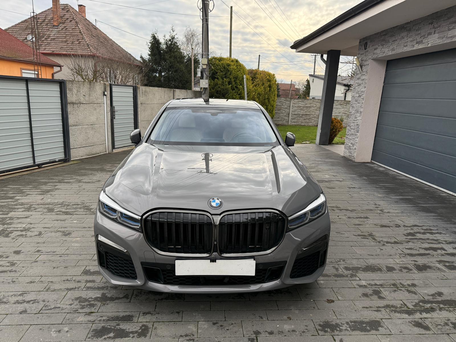 
								BMW Rad 7 750Li xDrive A/T full									