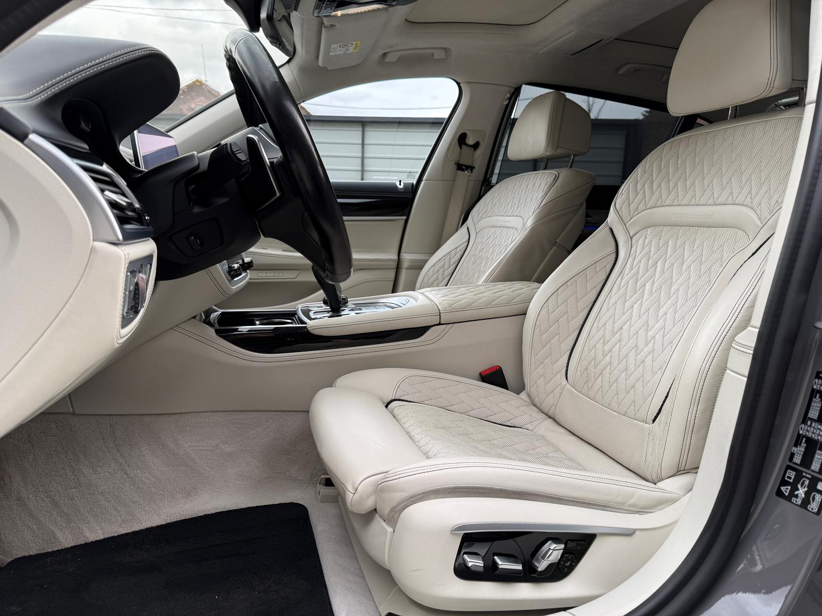 
								BMW Rad 7 750Li xDrive A/T full									