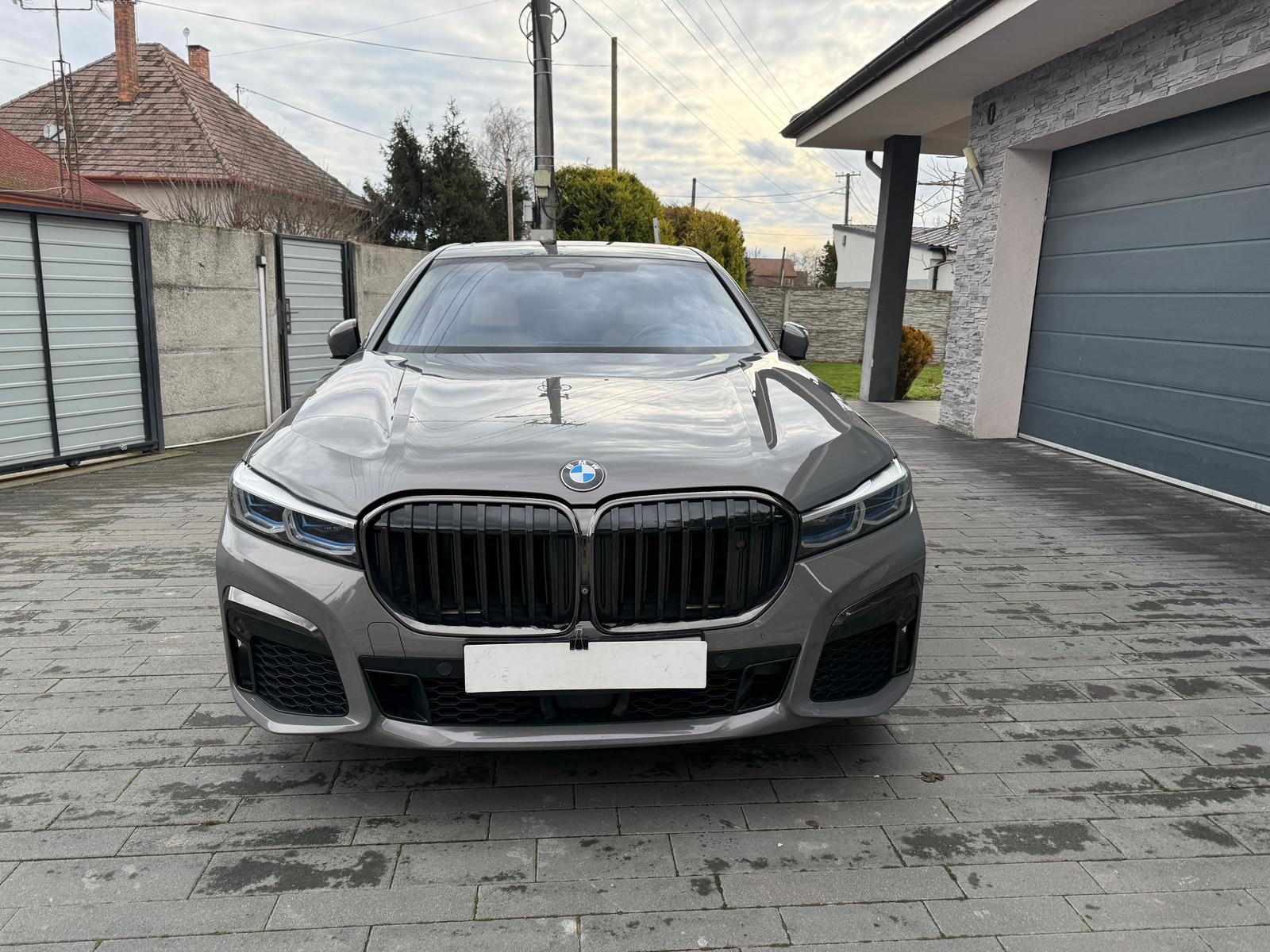
								BMW Rad 7 750Li xDrive A/T full									