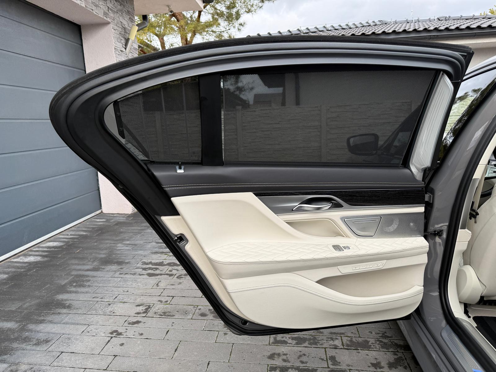 
								BMW Rad 7 750Li xDrive A/T full									