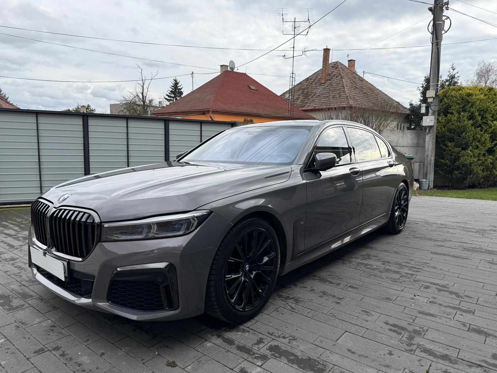 
								BMW Rad 7 750Li xDrive A/T full									