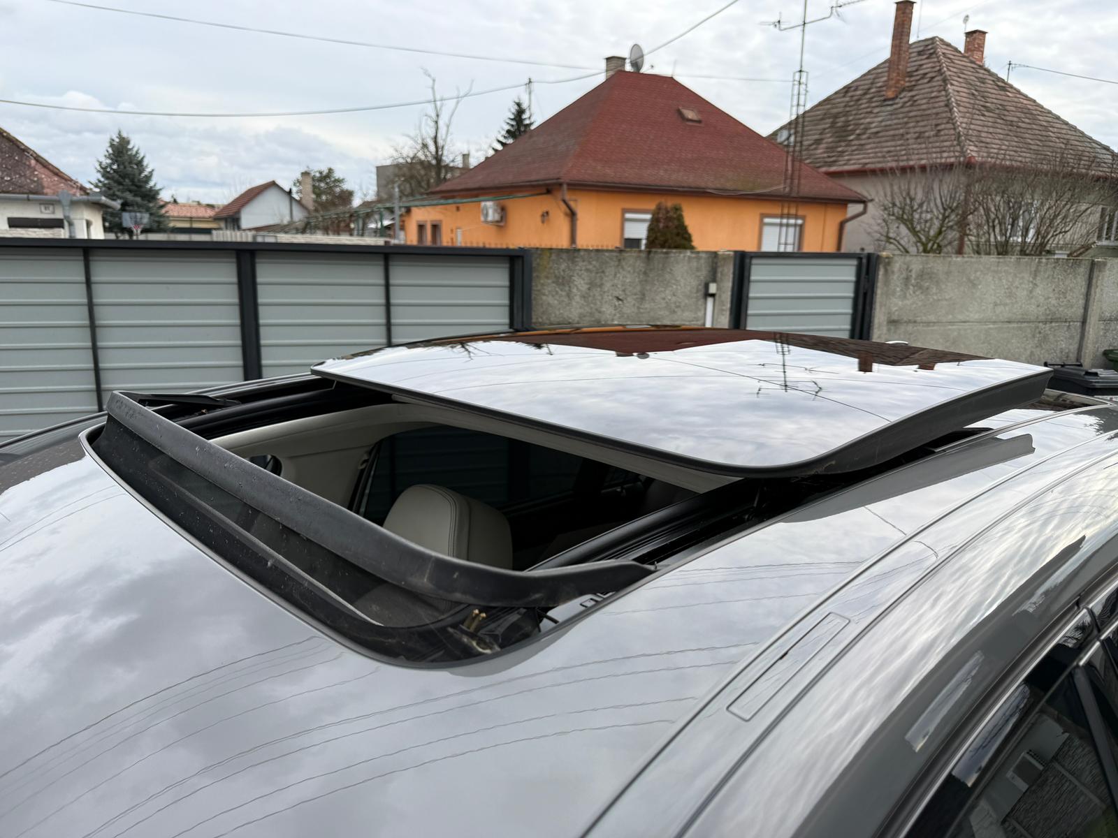 
								BMW Rad 7 750Li xDrive A/T full									