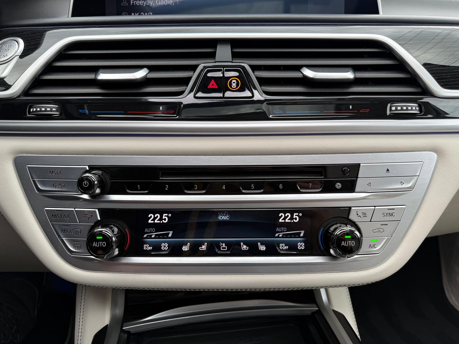 
								BMW Rad 7 750Li xDrive A/T full									
