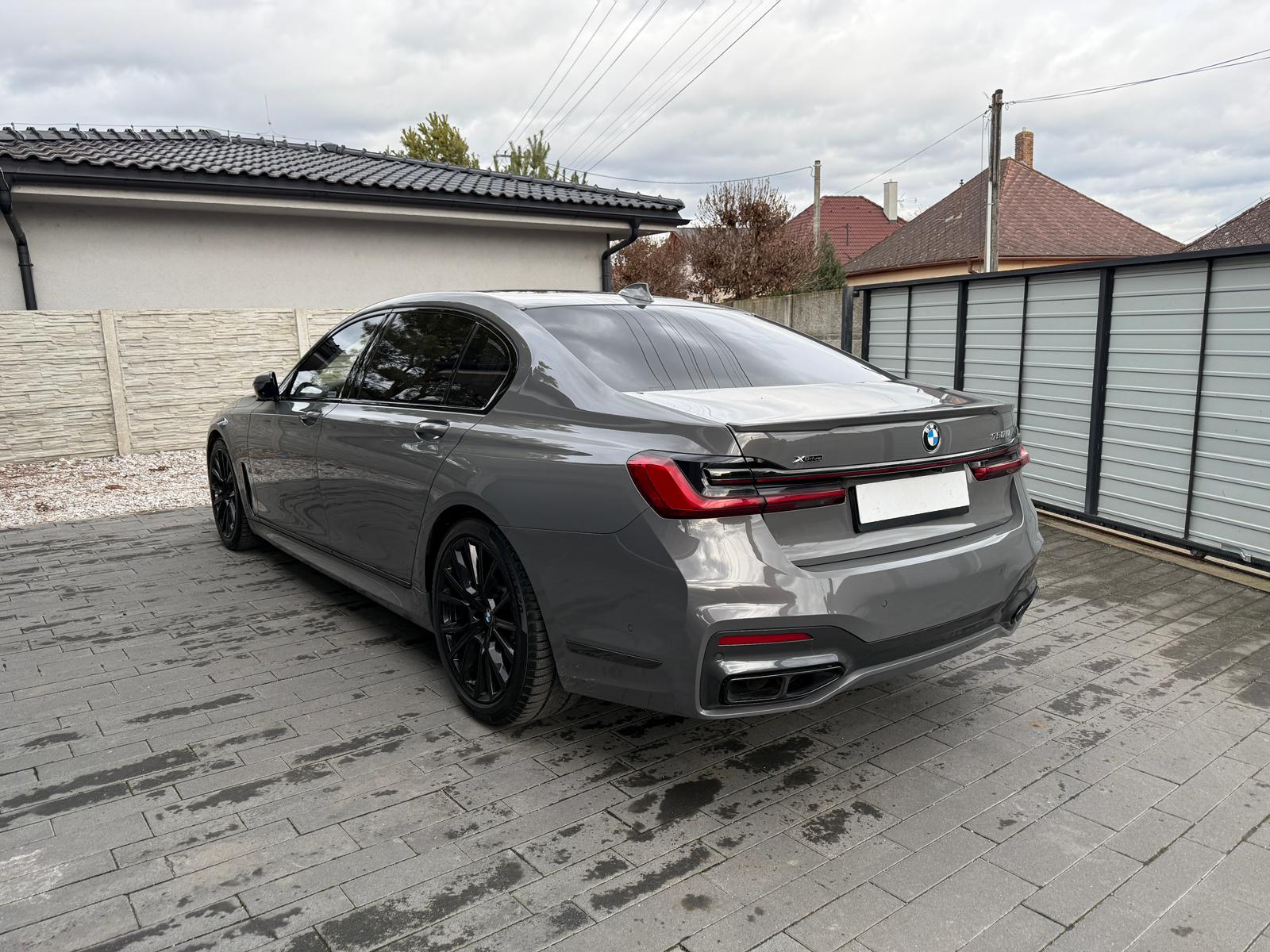 
								BMW Rad 7 750Li xDrive A/T full									