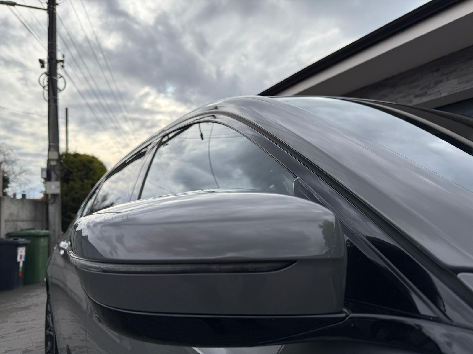 
								BMW Rad 7 750Li xDrive A/T full									