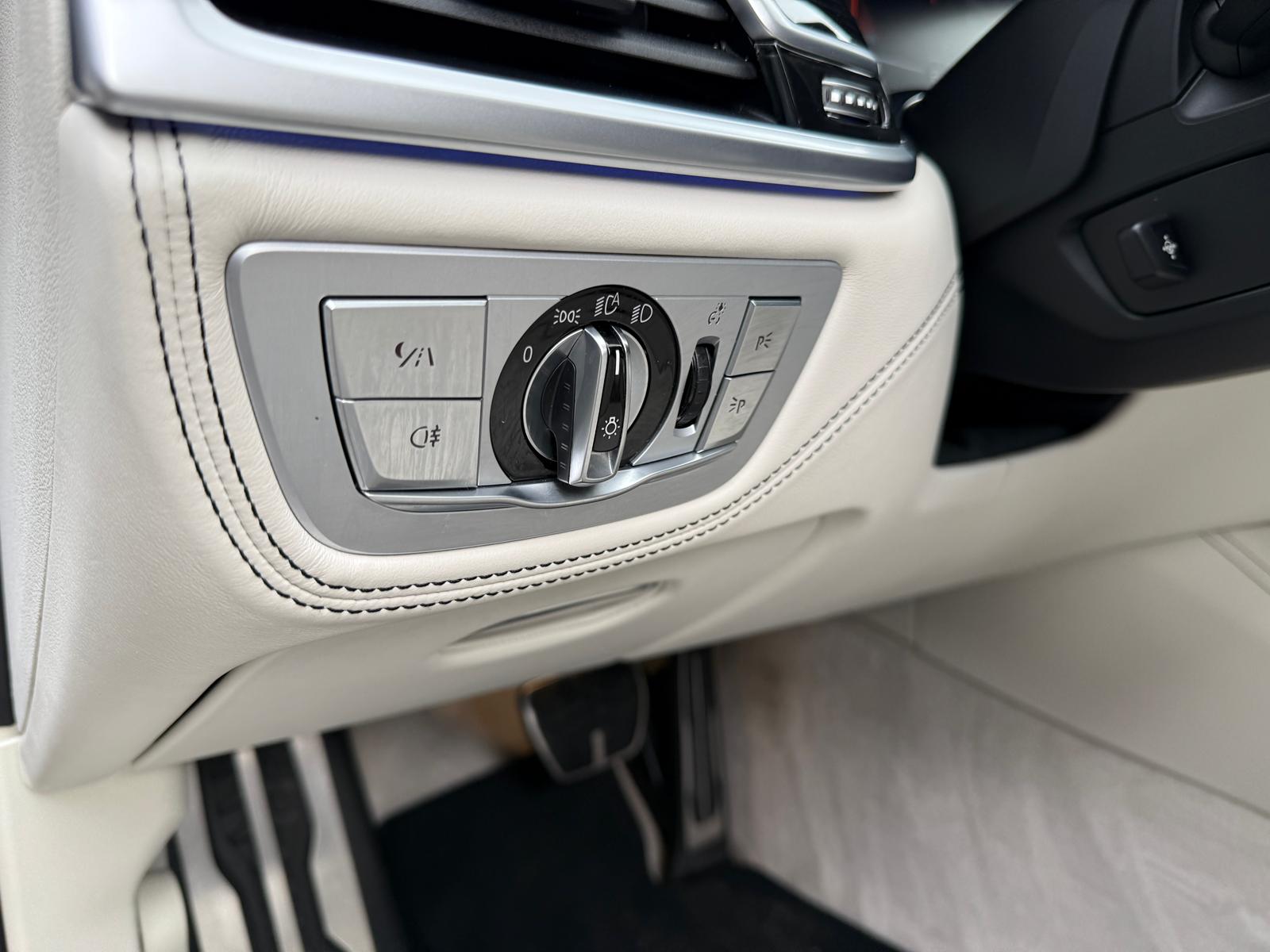 
								BMW Rad 7 750Li xDrive A/T full									