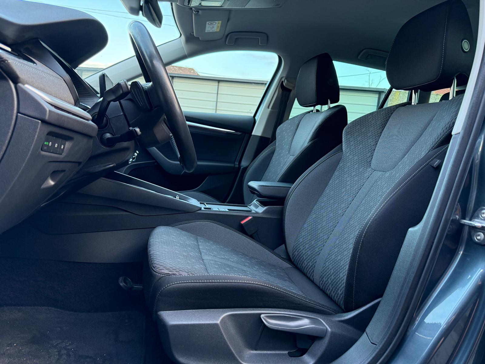 
								Škoda Octavia Combi 2.0 TDI Ambition DSG full									