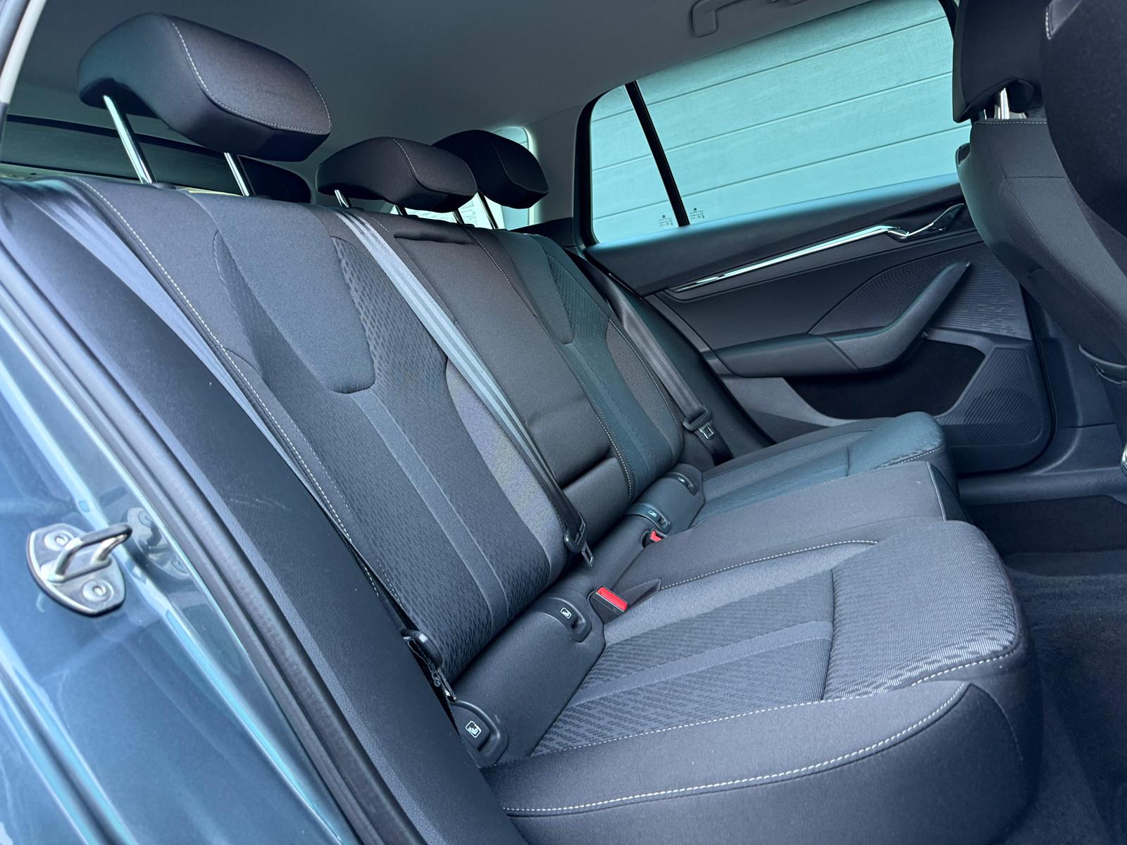 
								Škoda Octavia Combi 2.0 TDI Ambition DSG full									