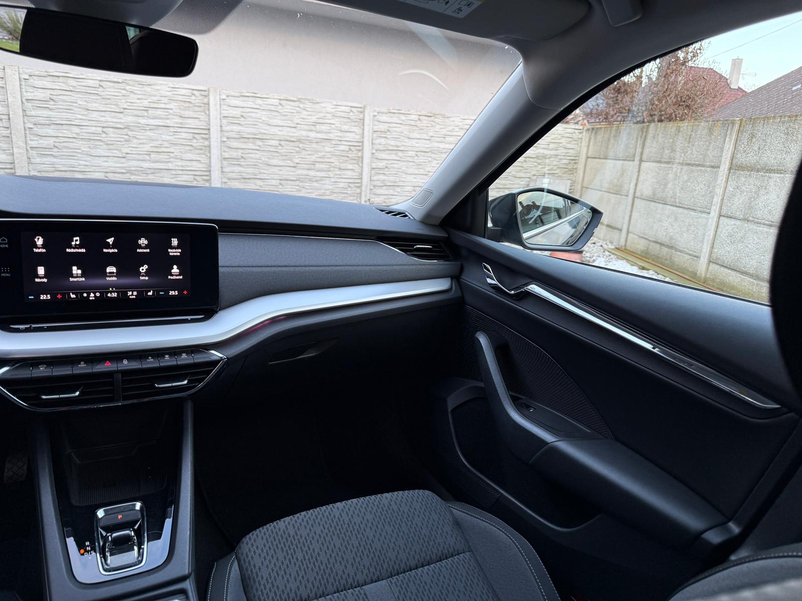 
								Škoda Octavia Combi 2.0 TDI Ambition DSG full									