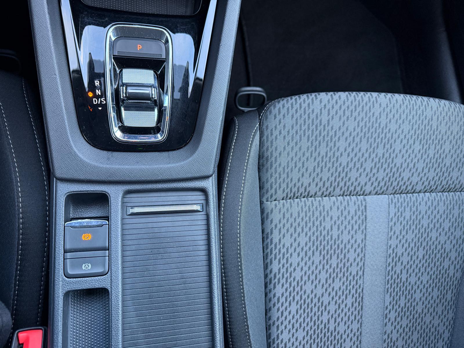 
								Škoda Octavia Combi 2.0 TDI Ambition DSG full									