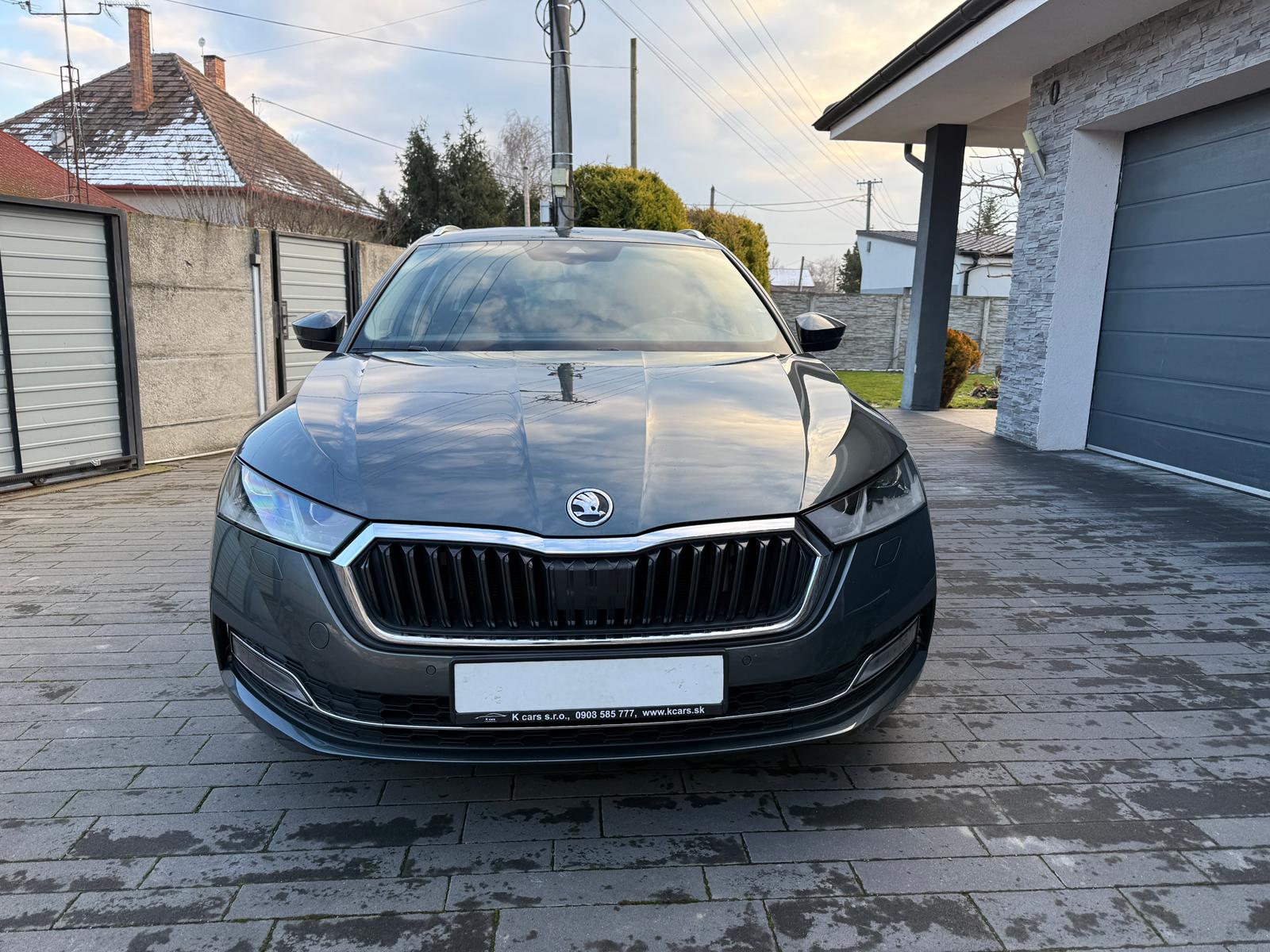 
								Škoda Octavia Combi 2.0 TDI Ambition DSG full									