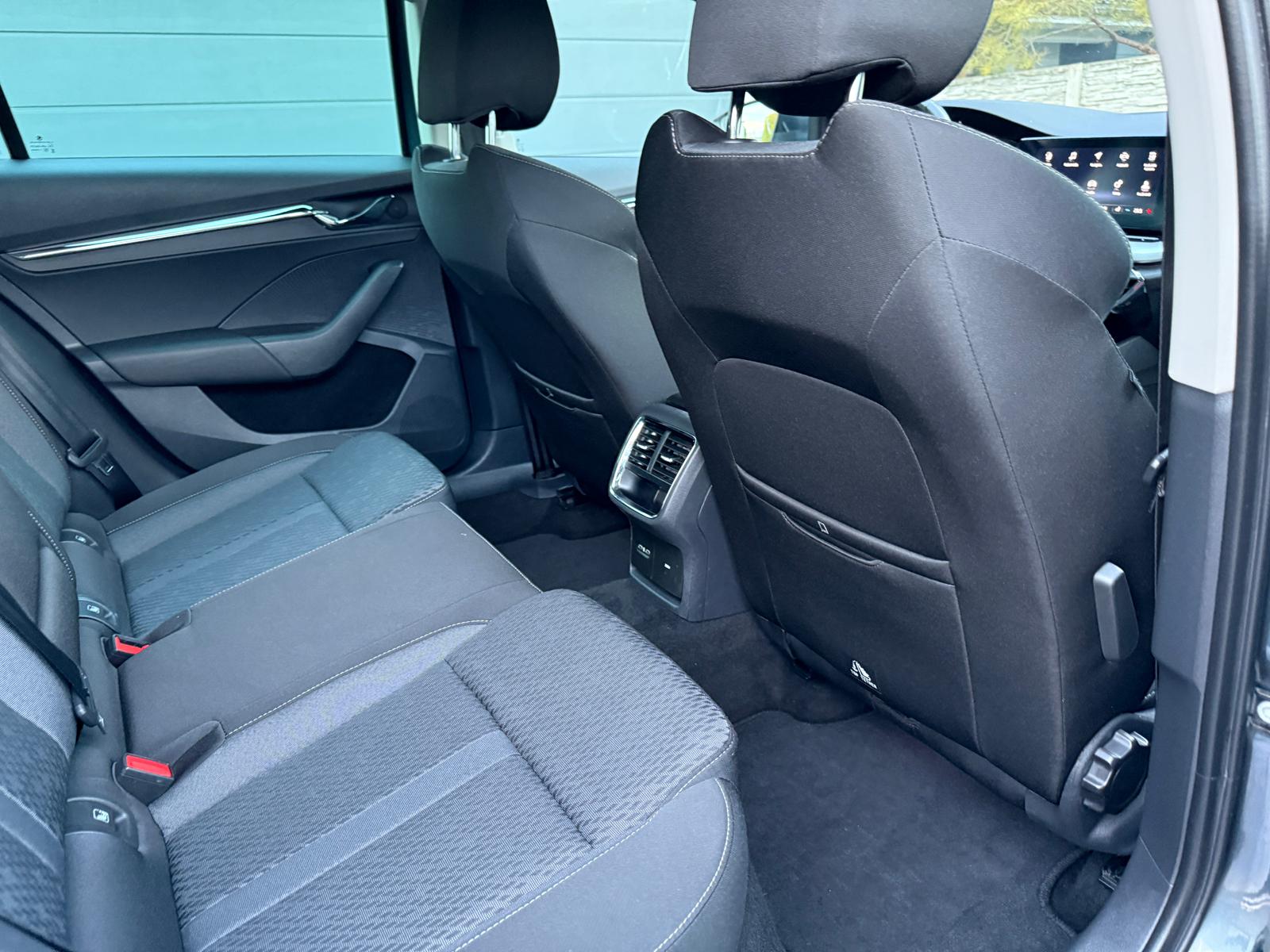 
								Škoda Octavia Combi 2.0 TDI Ambition DSG full									