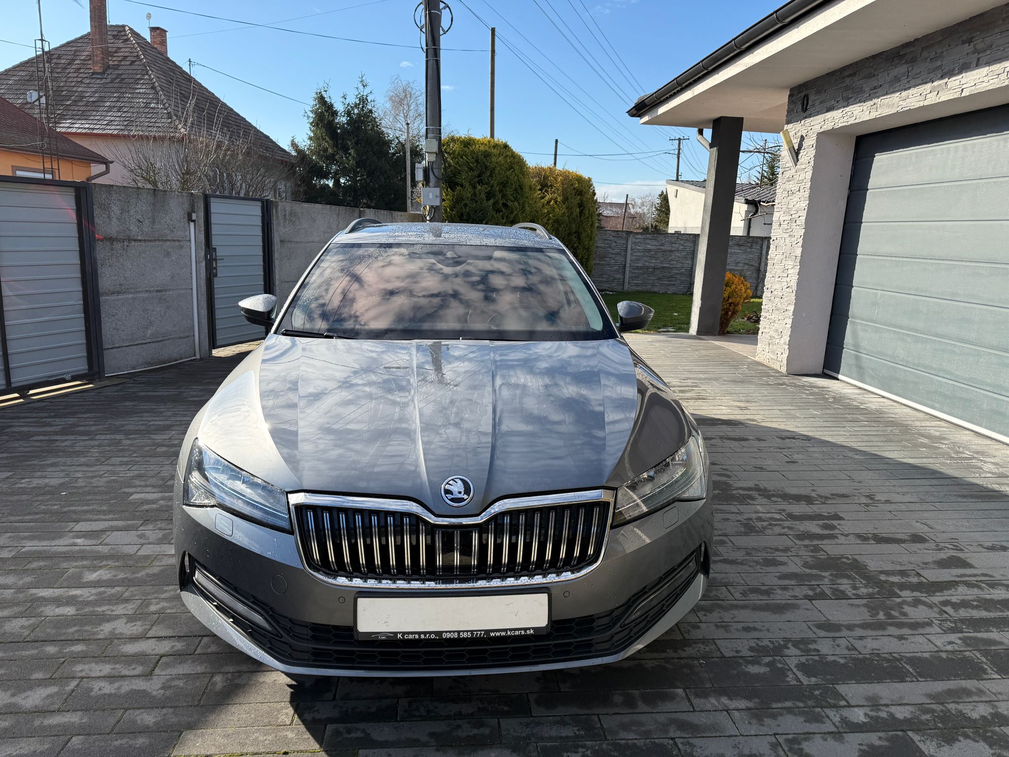 
								Škoda Superb Combi 2.0 TDI SCR Ambition DSG full									