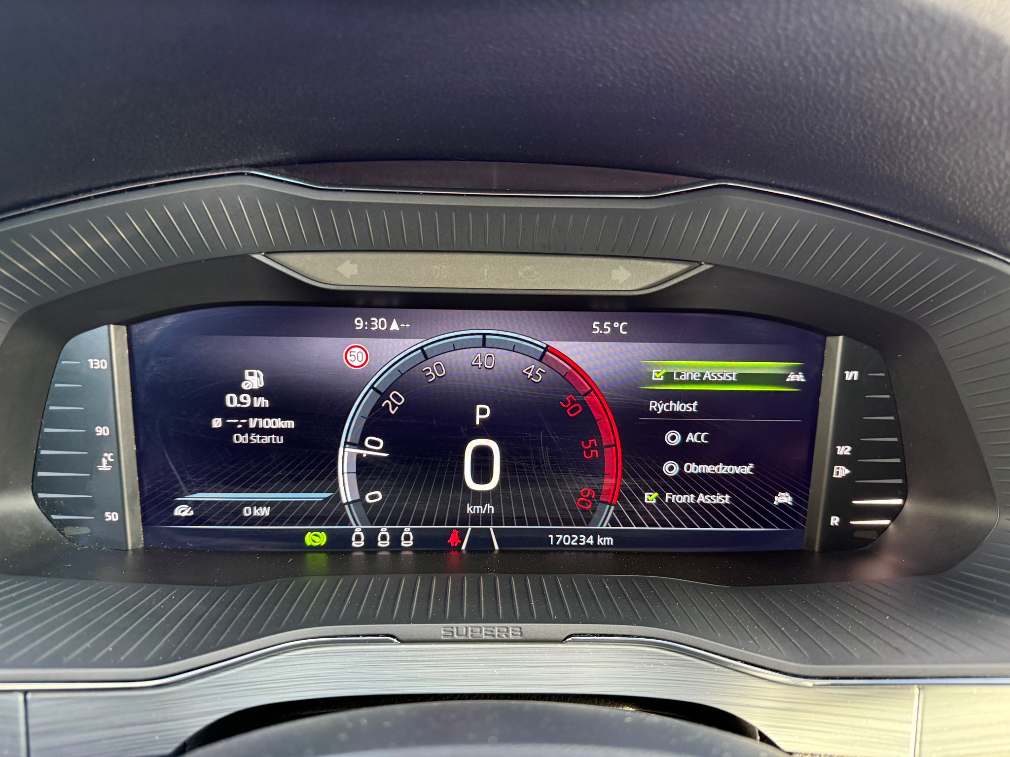 
								Škoda Superb Combi 2.0 TDI SCR Ambition DSG full									