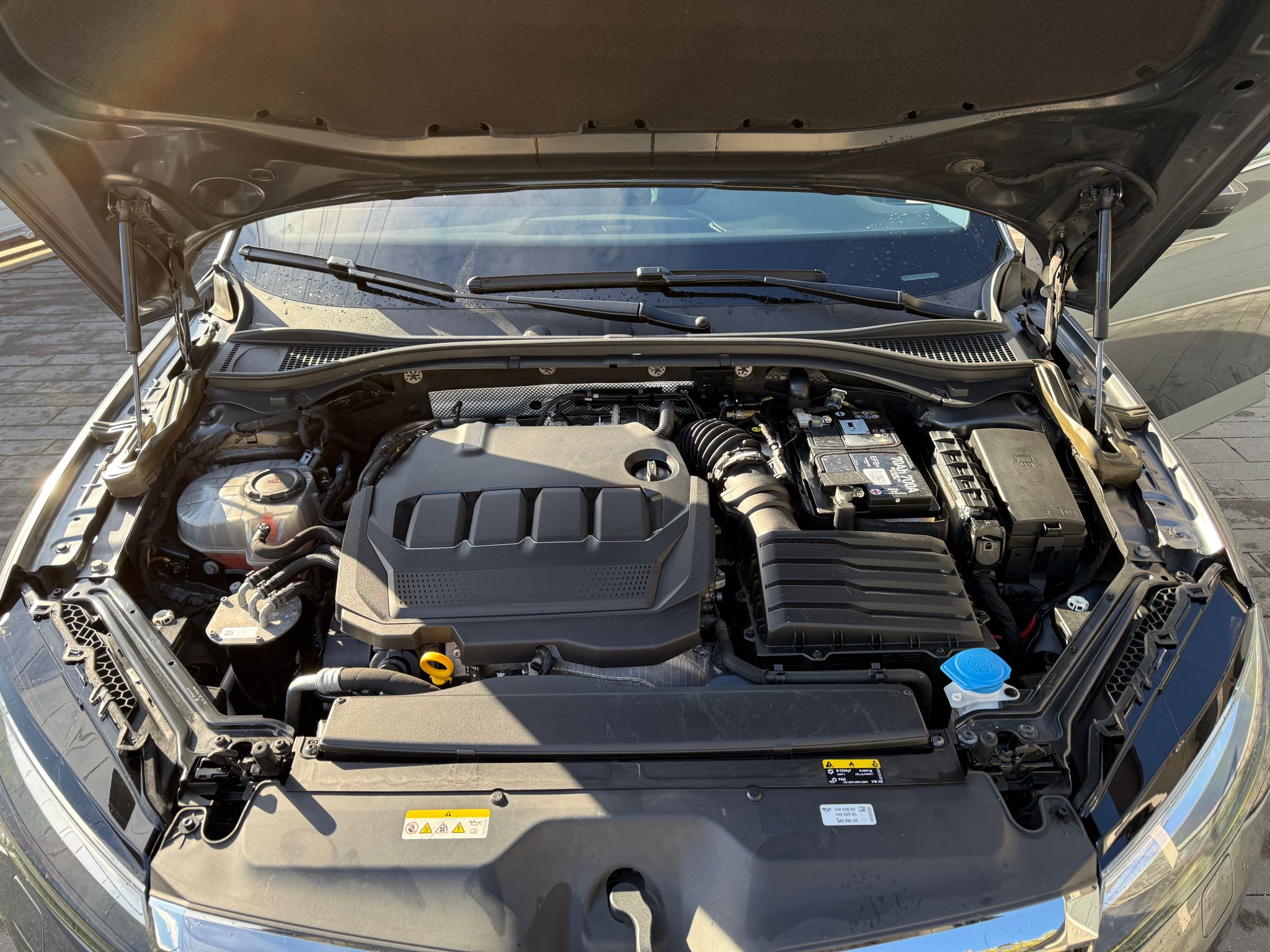 
								Škoda Superb Combi 2.0 TDI SCR Ambition DSG full									