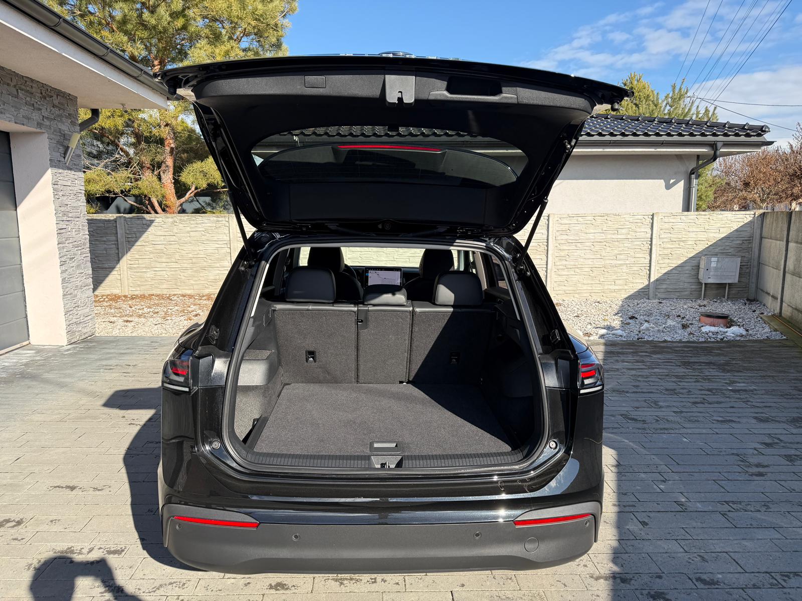 
								Volkswagen Tiguan 2.0 TDI Life DSG full									