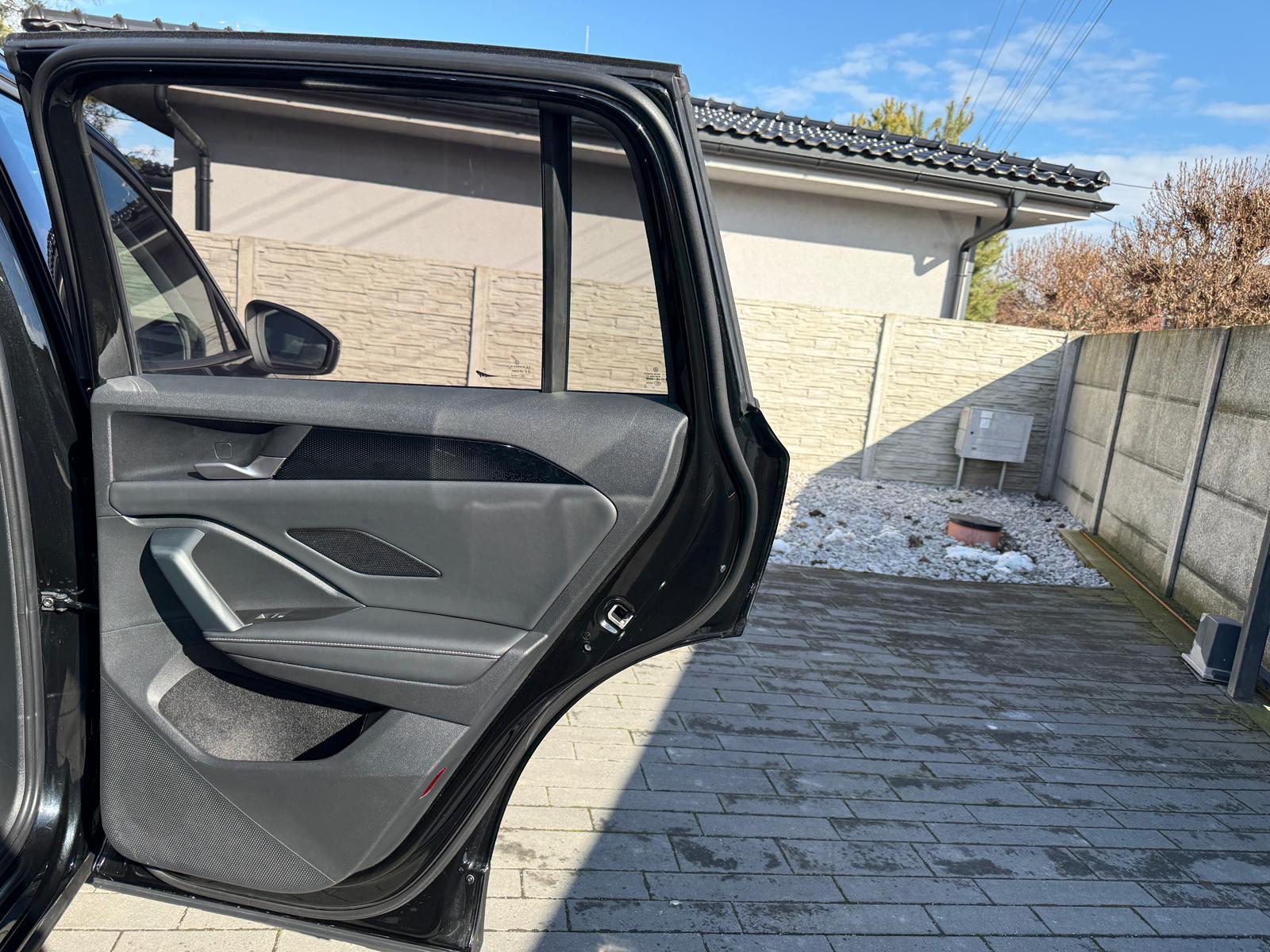 
								Volkswagen Tiguan 2.0 TDI Life DSG full									