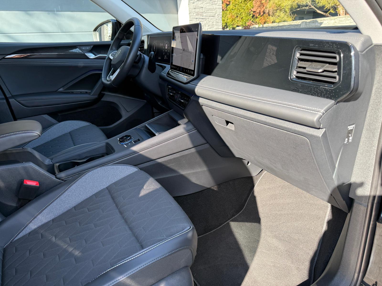 
								Volkswagen Tiguan 2.0 TDI Life DSG full									