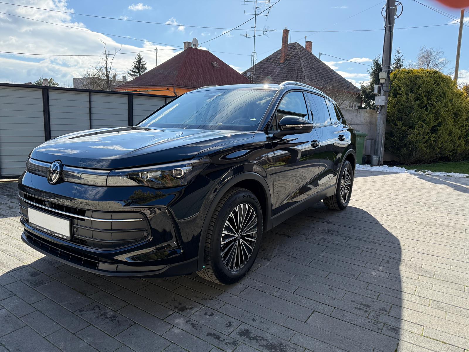 
								Volkswagen Tiguan 2.0 TDI Life DSG full									