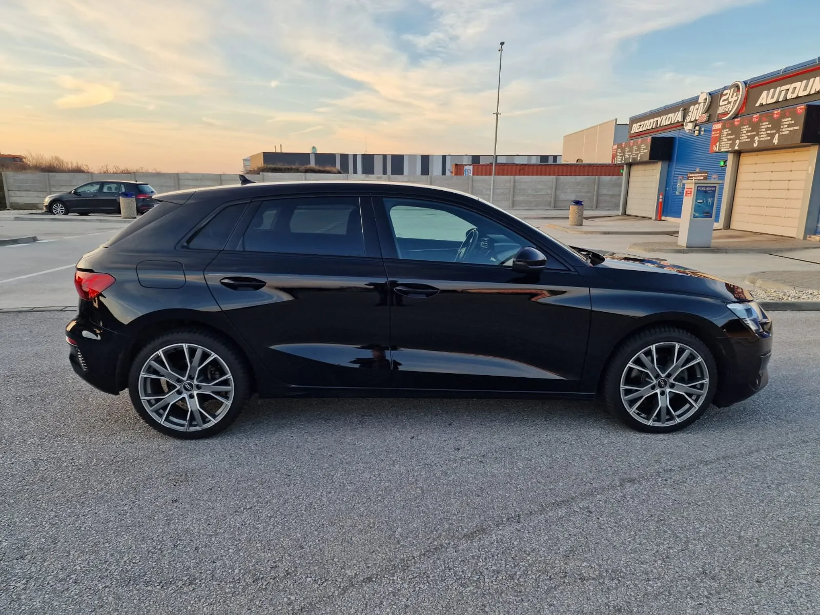 
								AUDI A3 35 1.5TFSi mHEV Advanced S-tronic full									