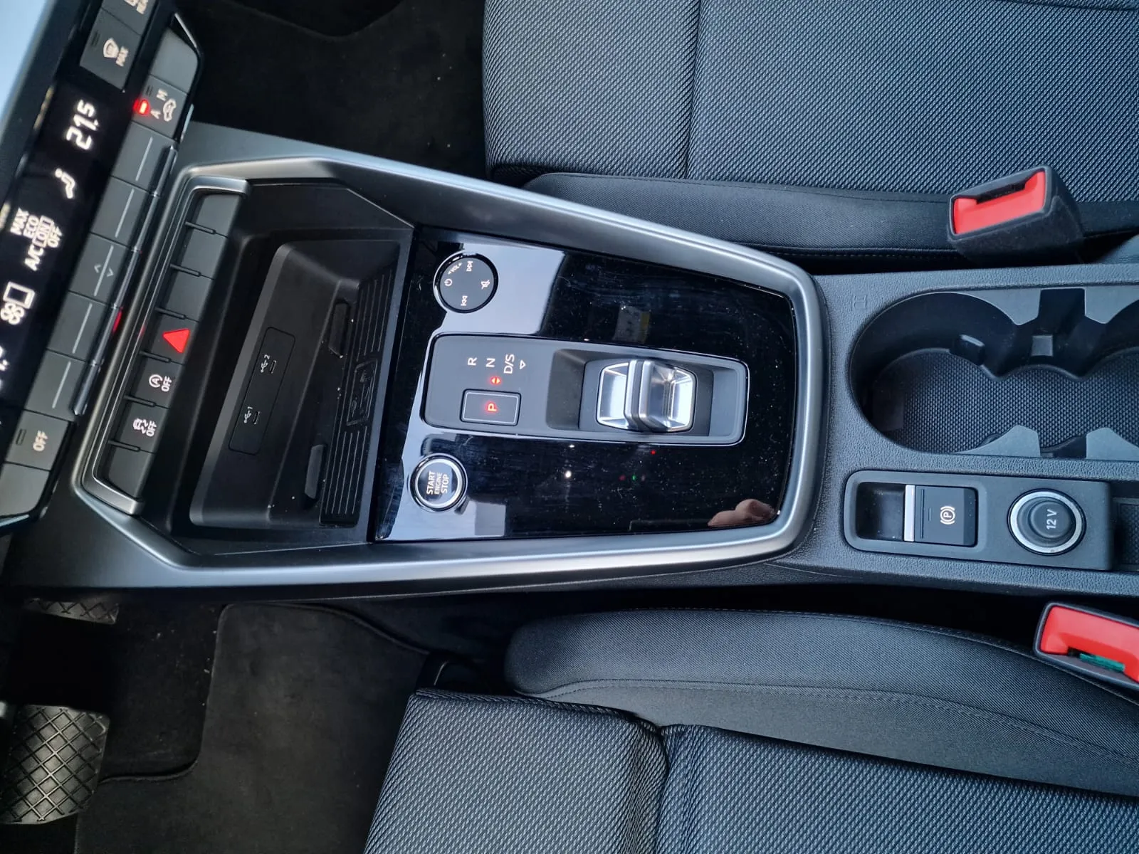 
								AUDI A3 35 1.5TFSi mHEV Advanced S-tronic full									