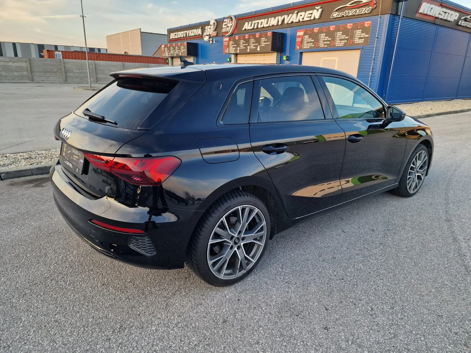 
								AUDI A3 35 1.5TFSi mHEV Advanced S-tronic full									