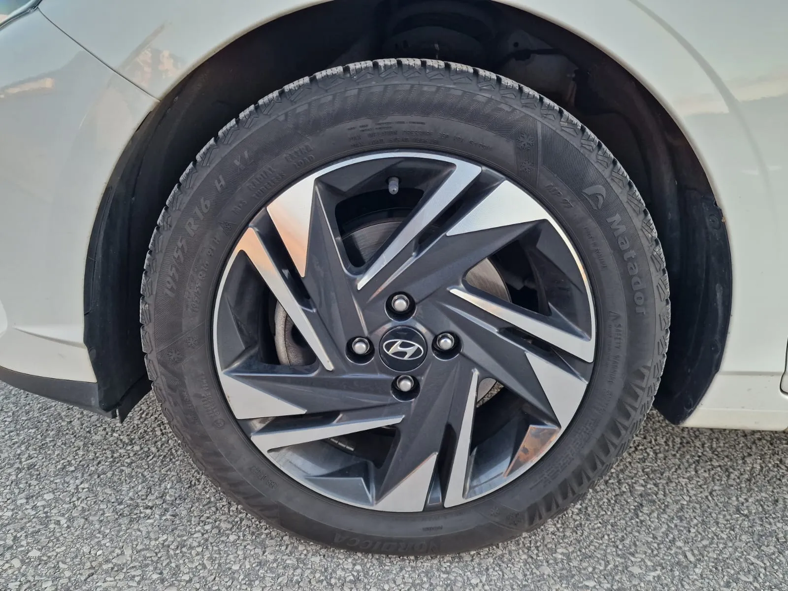 
								Hyundai i20 1.0 T-GDi Family A/T full									
