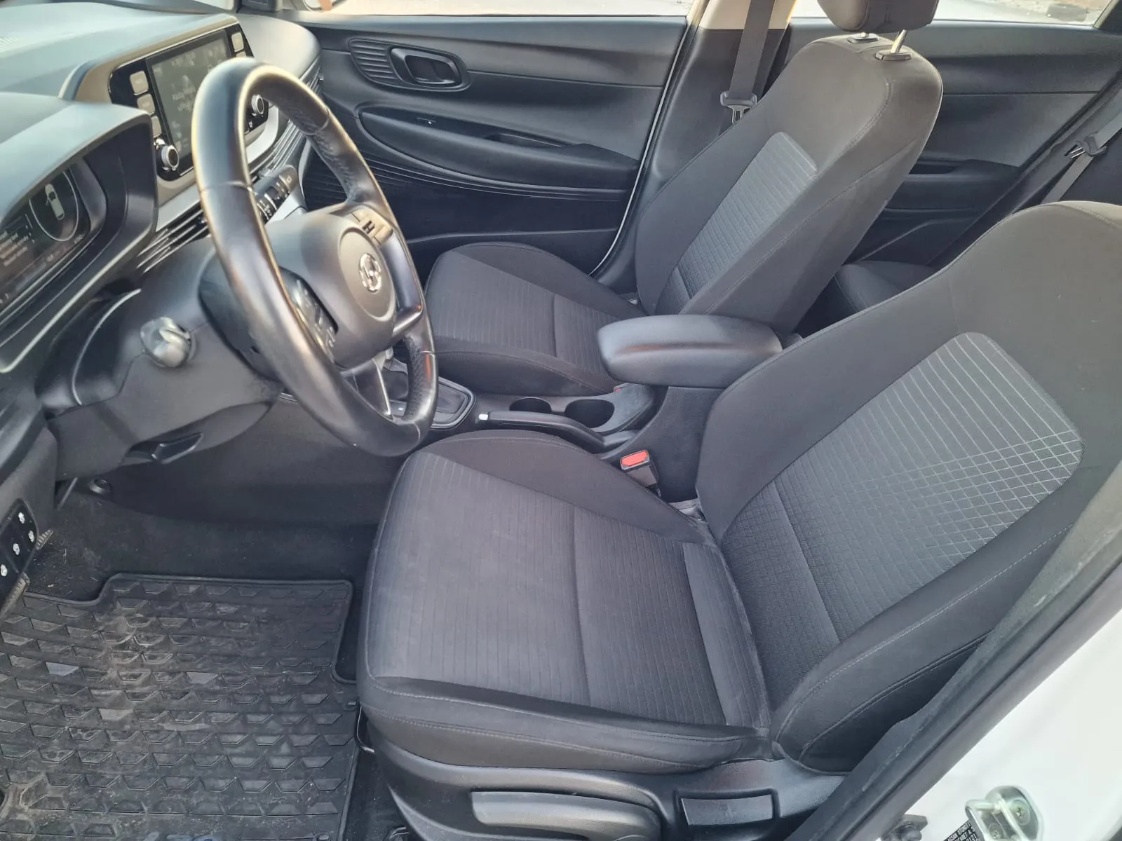 
								Hyundai i20 1.0 T-GDi Family A/T full									