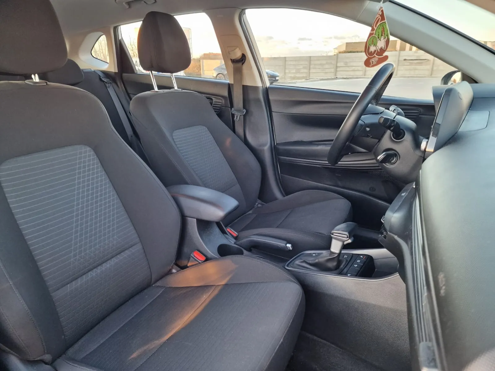 
								Hyundai i20 1.0 T-GDi Family A/T full									