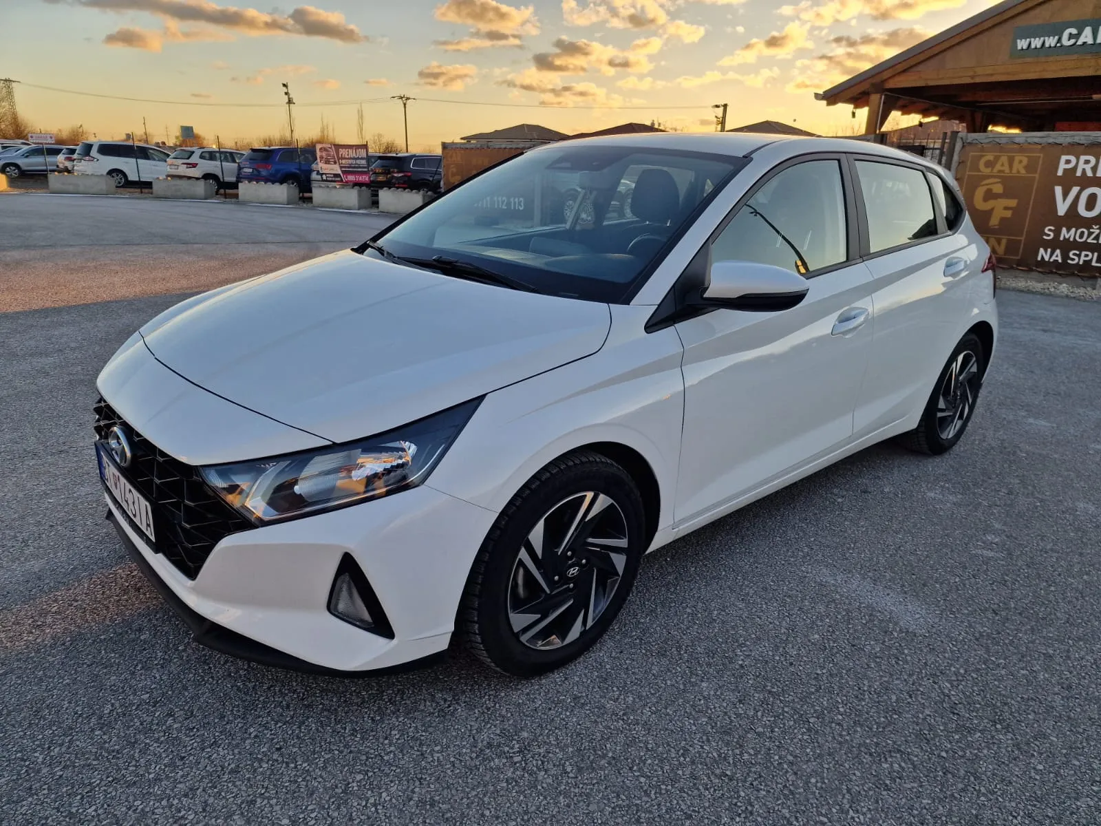 
								Hyundai i20 1.0 T-GDi Family A/T full									