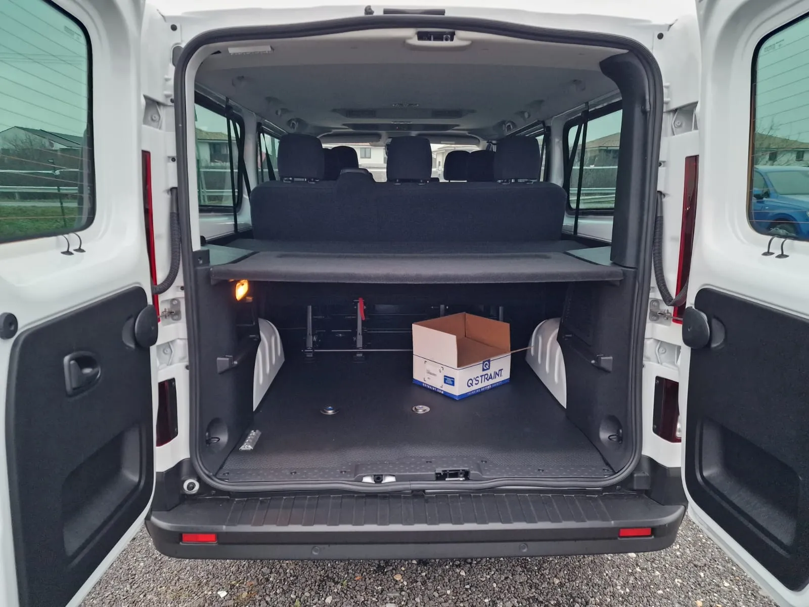 
								Renault Trafic Minibus L2 EQUILIBRE BLUE 150dCi full									