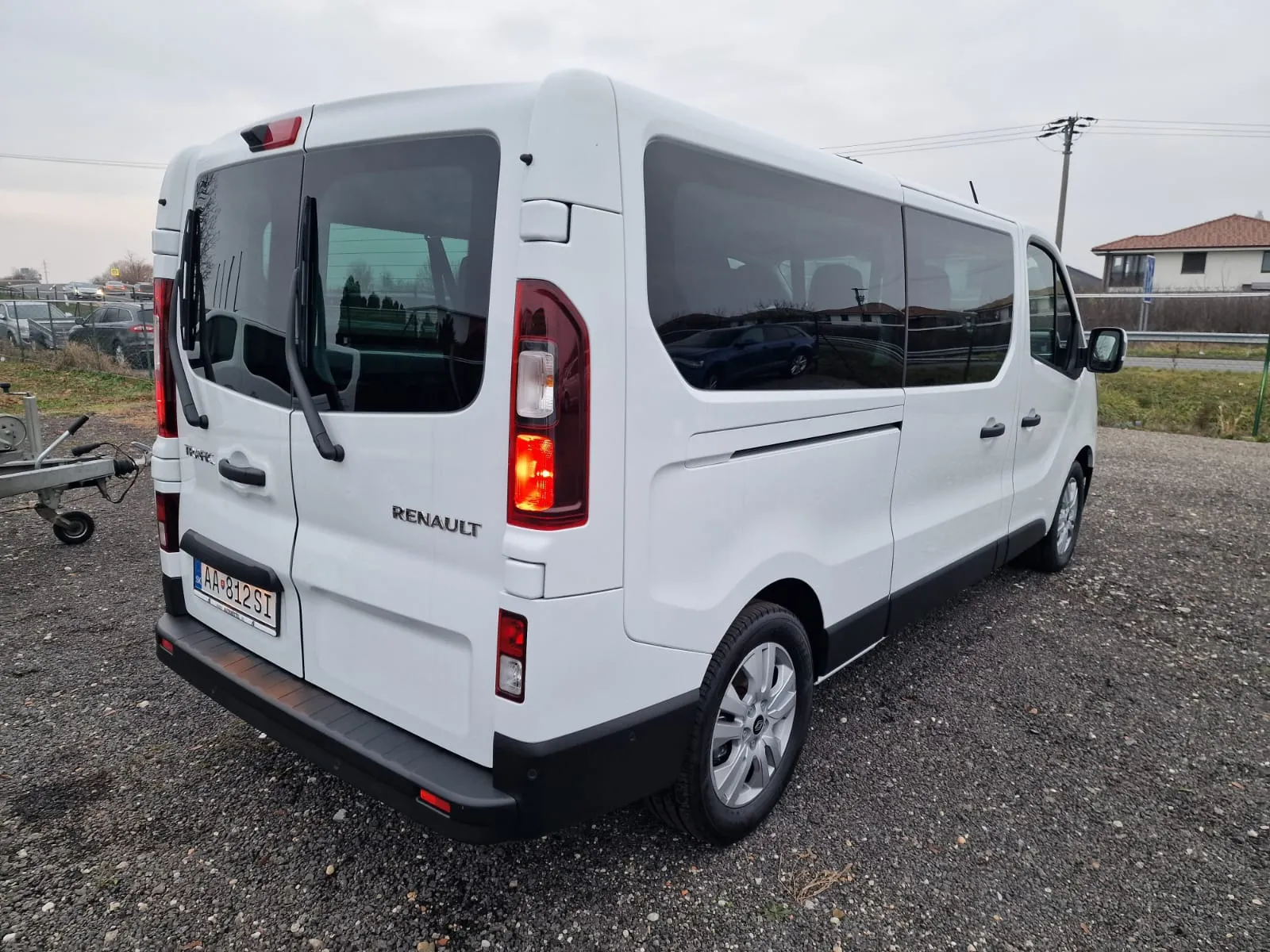 
								Renault Trafic Minibus L2 EQUILIBRE BLUE 150dCi full									