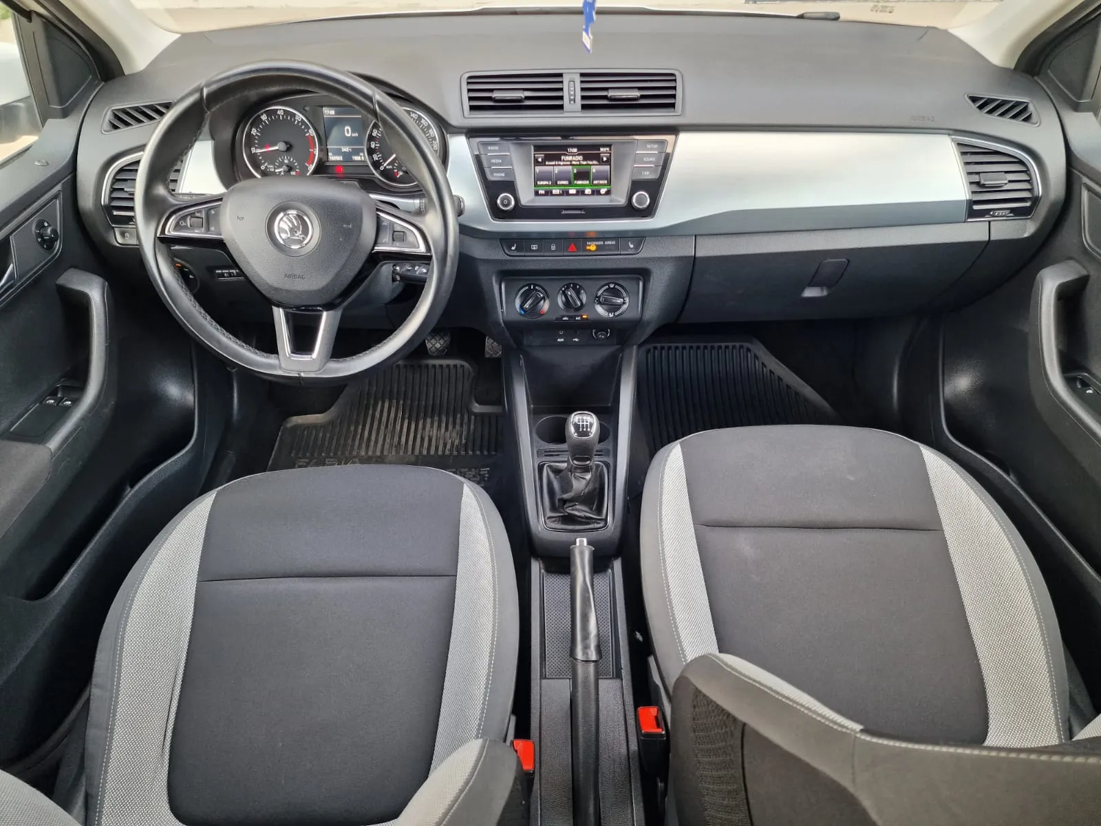 
								Škoda Fabia Combi 1.2 TSI 110k Ambition full									