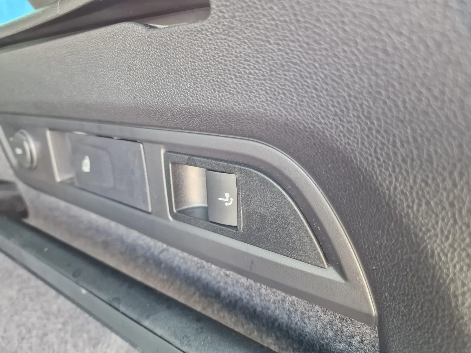 
								Škoda Kodiaq 2.0 TDI SCR EVO 200 Sportline 4×4 DSG full									