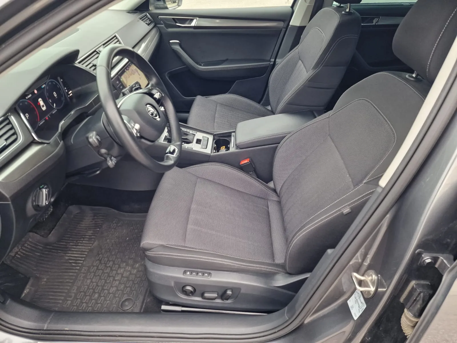 
								Škoda Superb 2.0 TDI SCR Style DSG full									