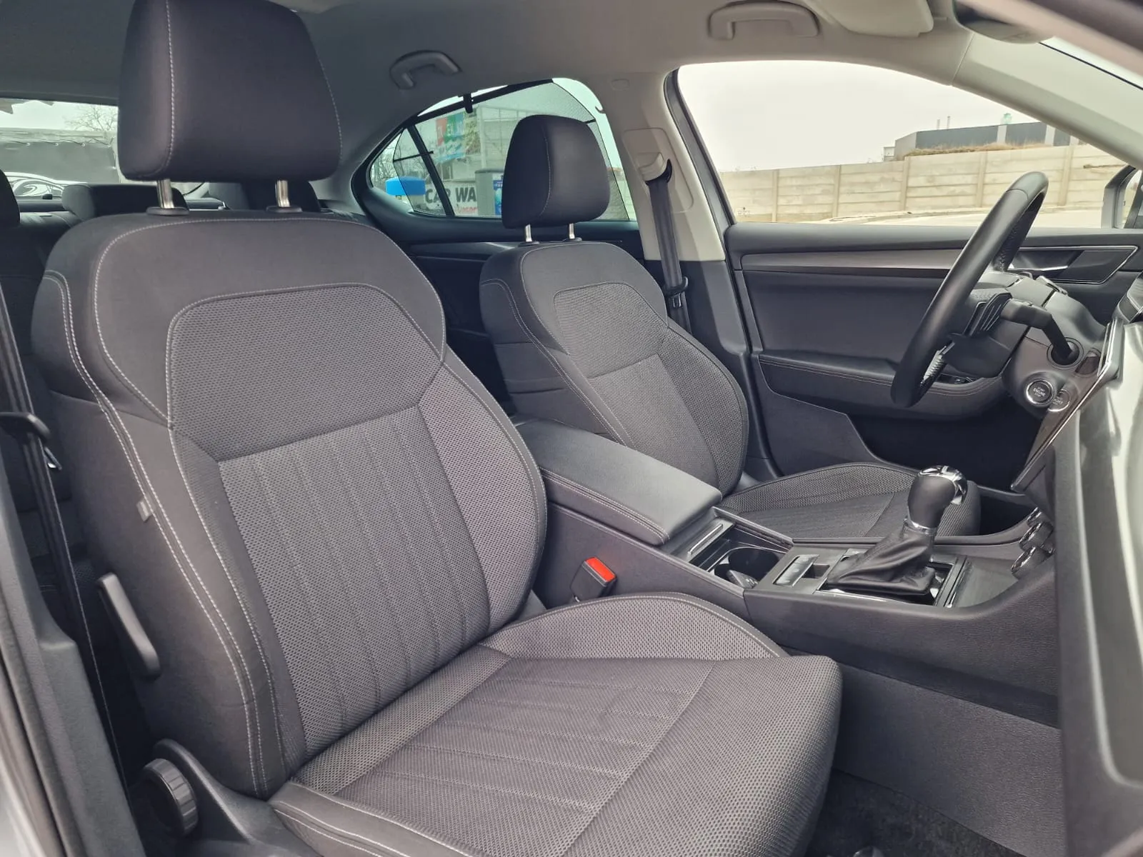 
								Škoda Superb 2.0 TDI SCR Style DSG full									