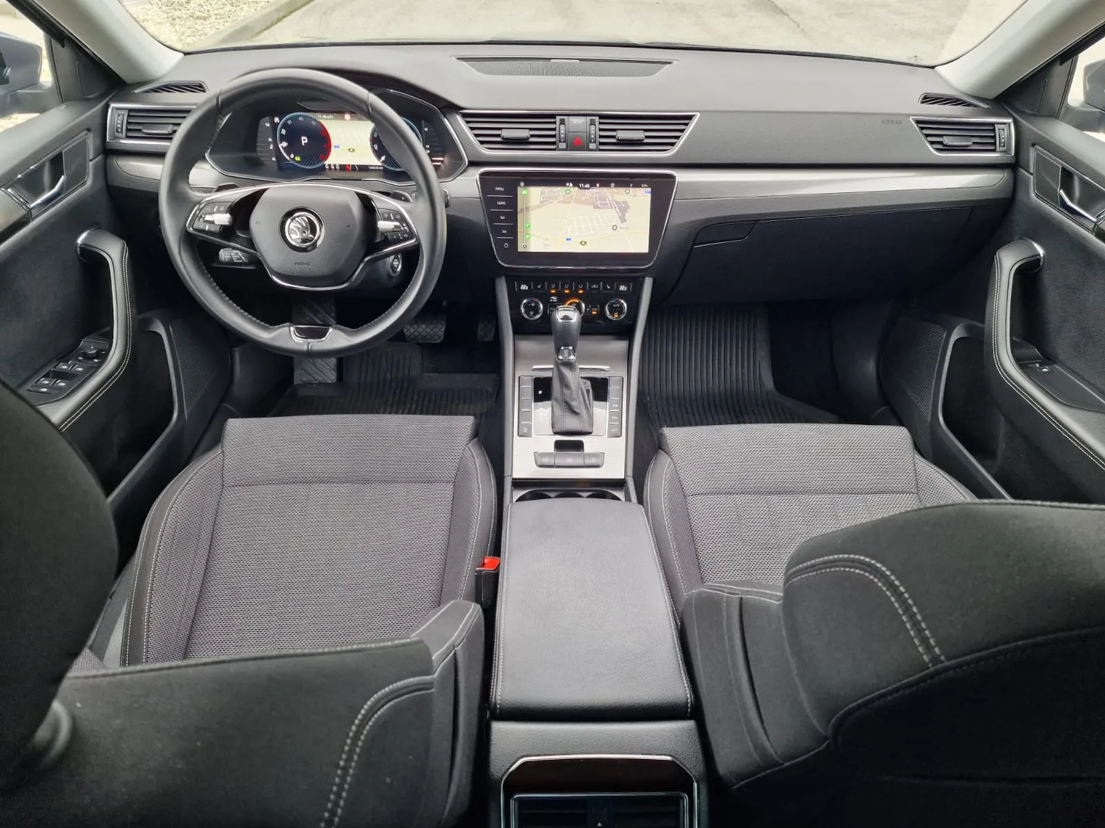 
								Škoda Superb 2.0 TDI SCR Style DSG full									
