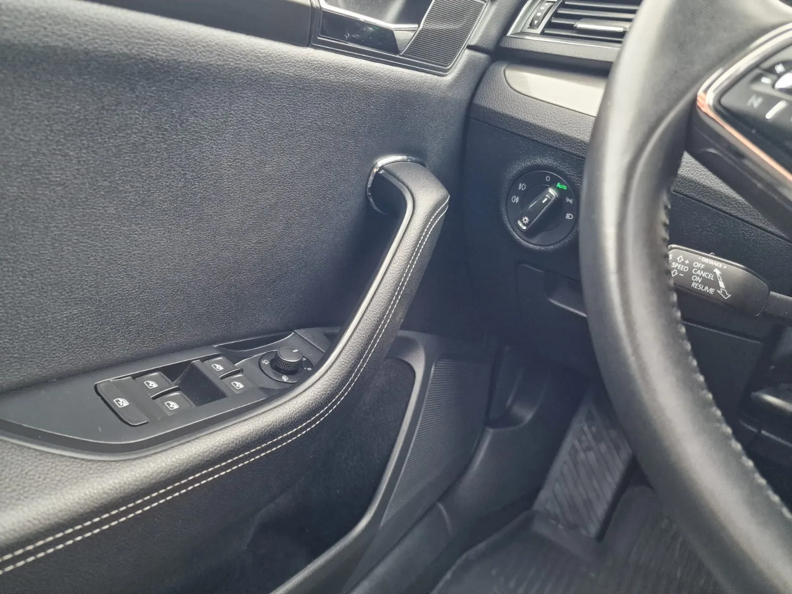 
								Škoda Superb 2.0 TDI SCR Style DSG full									
