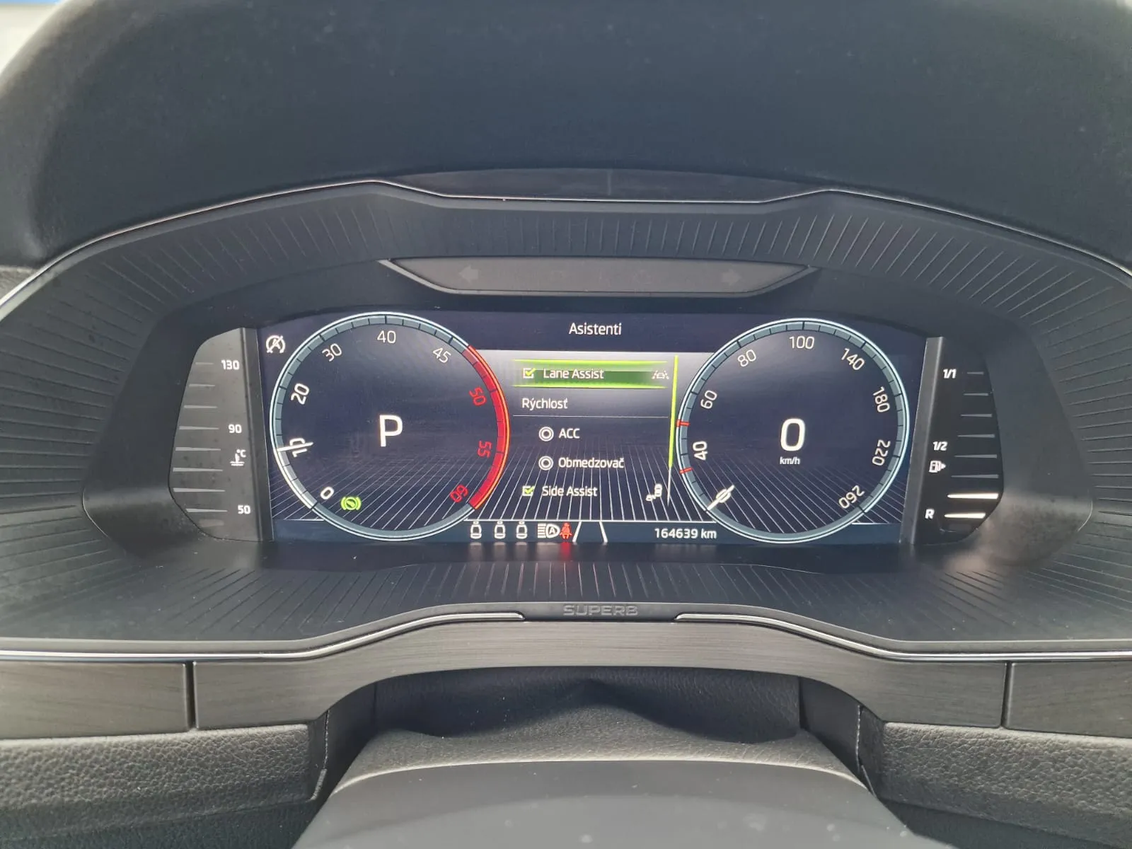 
								Škoda Superb 2.0 TDI SCR Style DSG full									