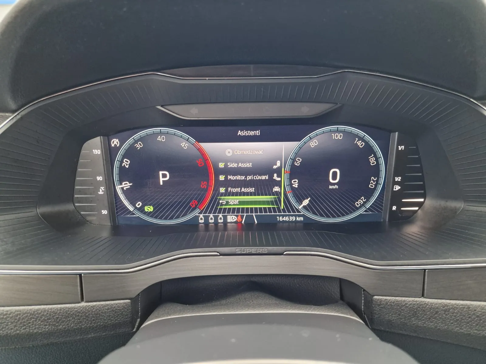 
								Škoda Superb 2.0 TDI SCR Style DSG full									