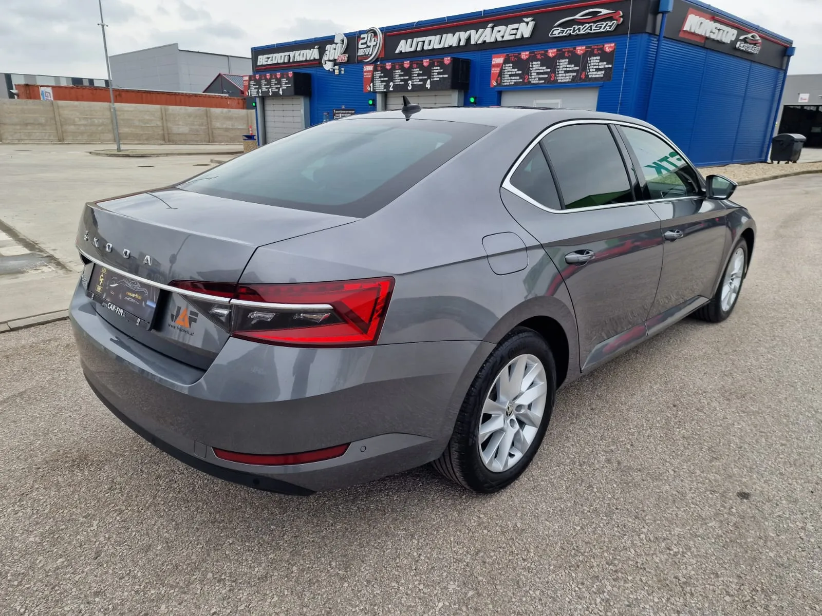 
								Škoda Superb 2.0 TDI SCR Style DSG full									