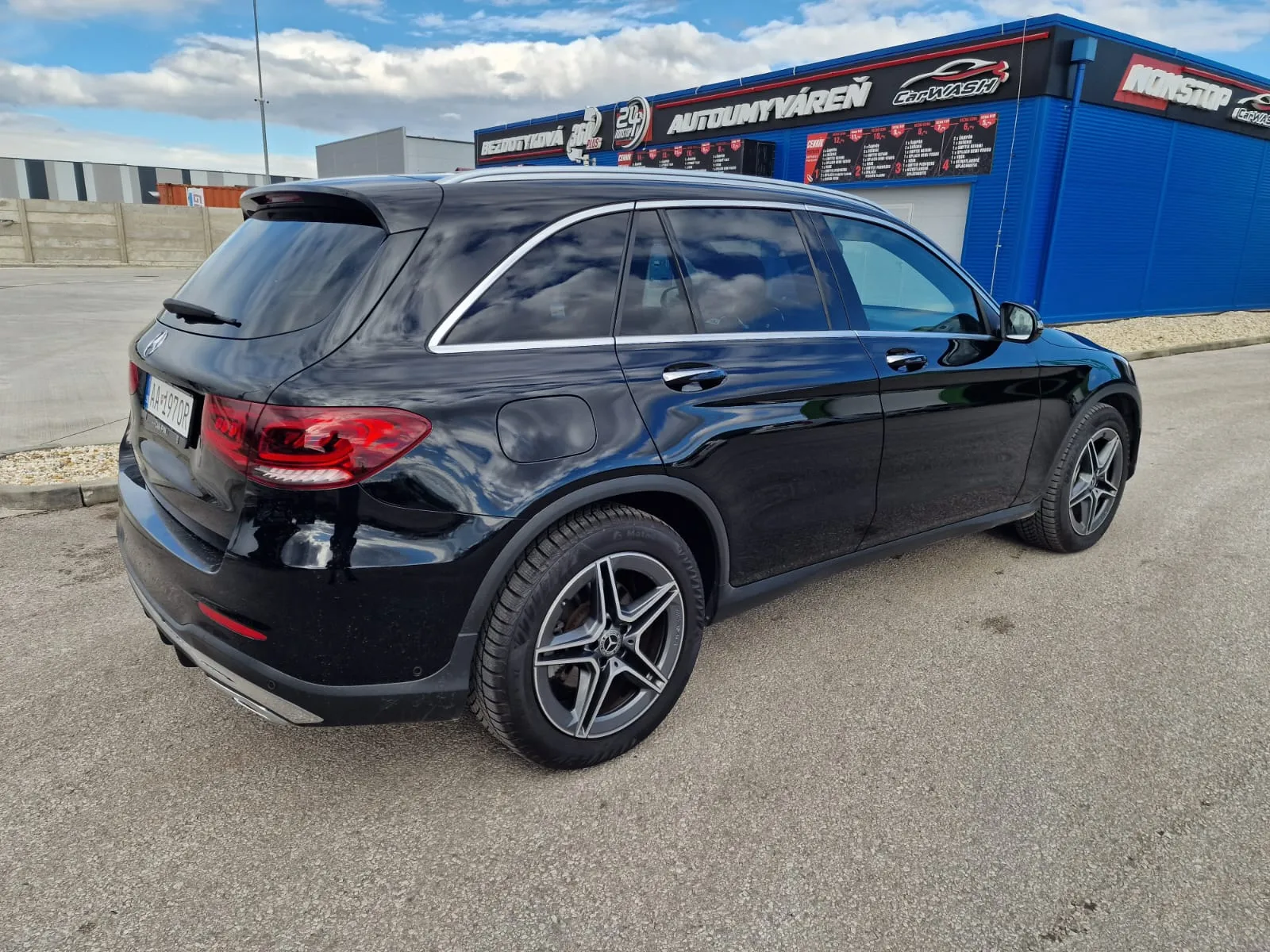 
								Mercedes-Benz GLC SUV 200 4MATIC A/T full									