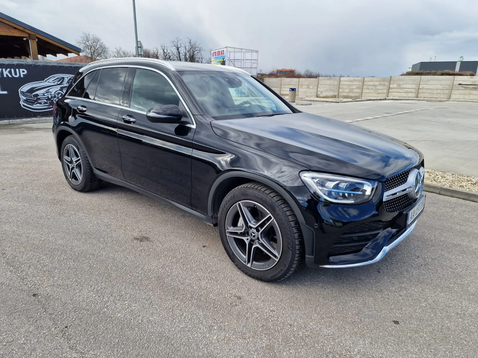 
								Mercedes-Benz GLC SUV 200 4MATIC A/T full									