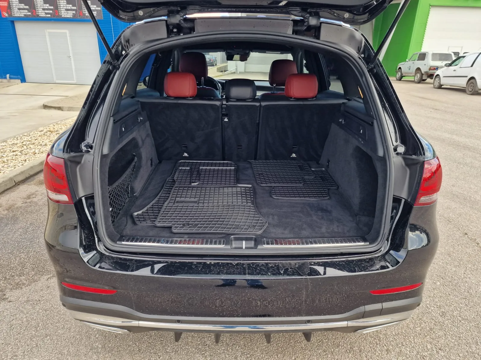 
								Mercedes-Benz GLC SUV 200 4MATIC A/T full									