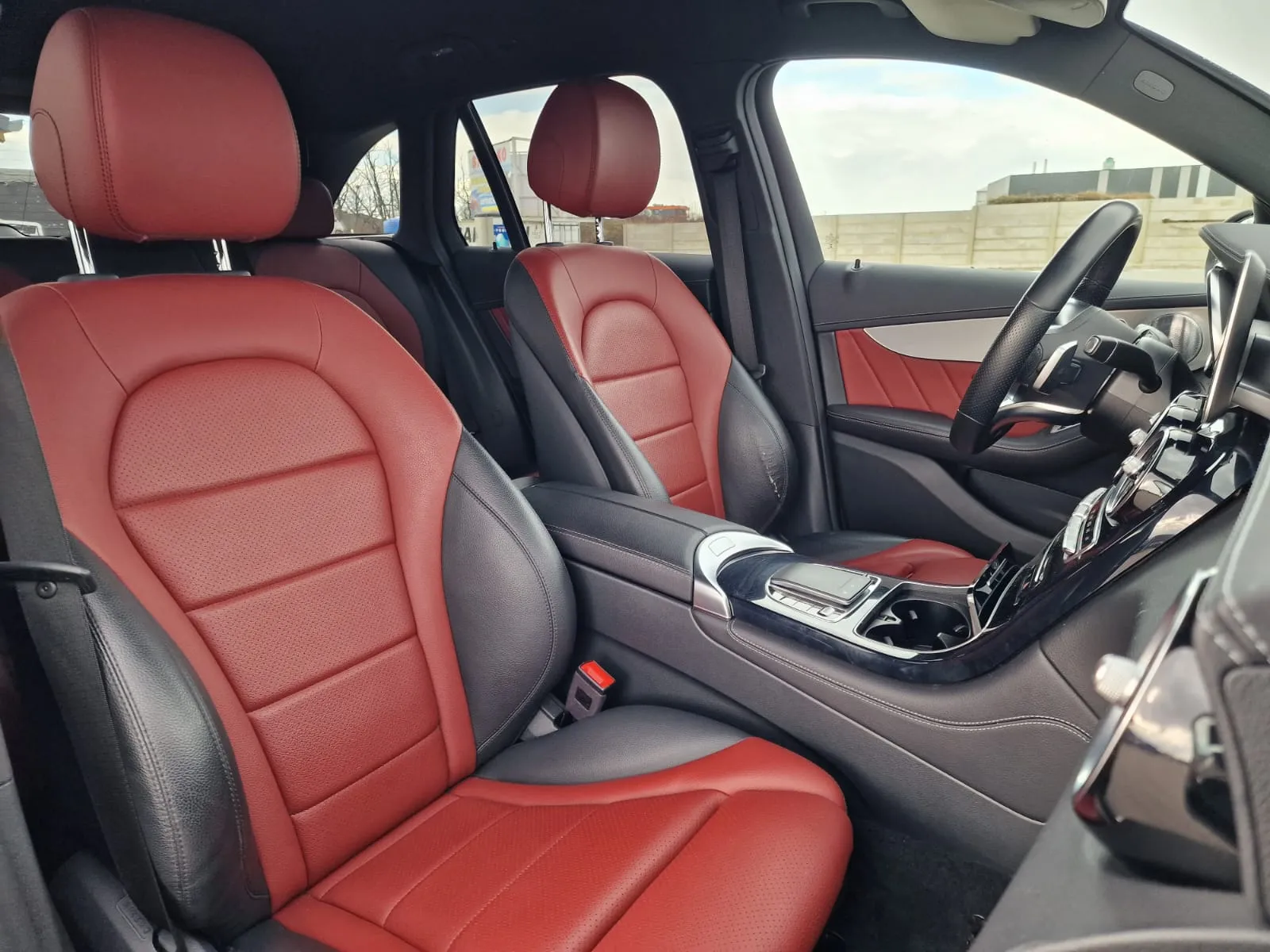 
								Mercedes-Benz GLC SUV 200 4MATIC A/T full									
